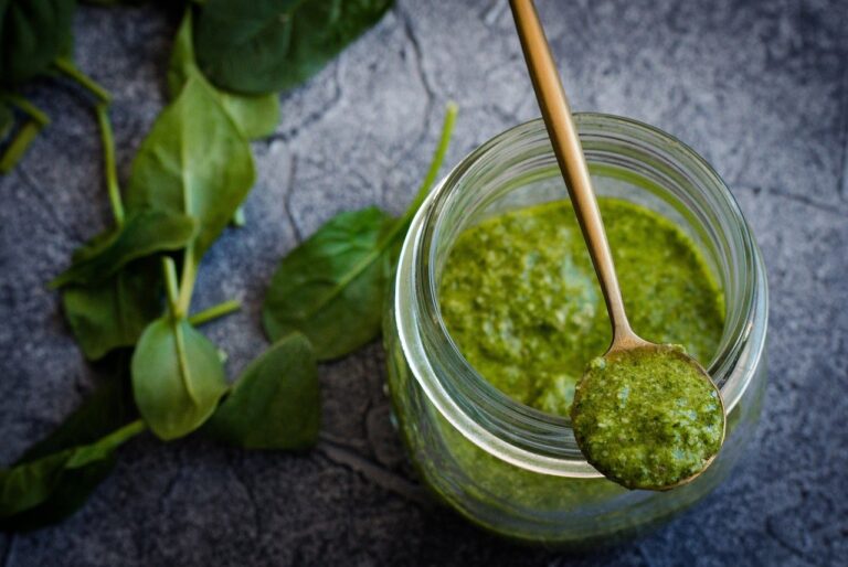 Olive oil pasta sauce Italian pesto, straight to your table