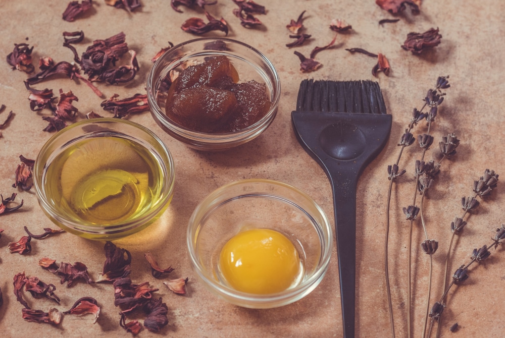 Make your own DIY olive oil hair treatment: no other hair mask will be as natural and effective.